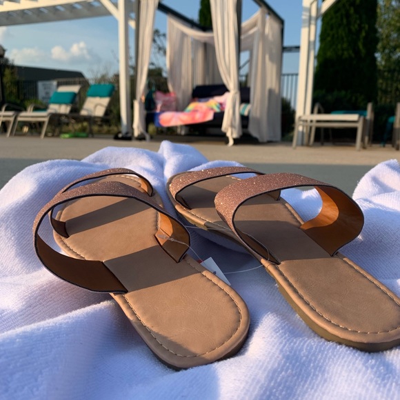5/$30! MIX & MATCH! ICING ROSE GOLD GLITTER Slip-On Sandals! - Picture 2 of 7